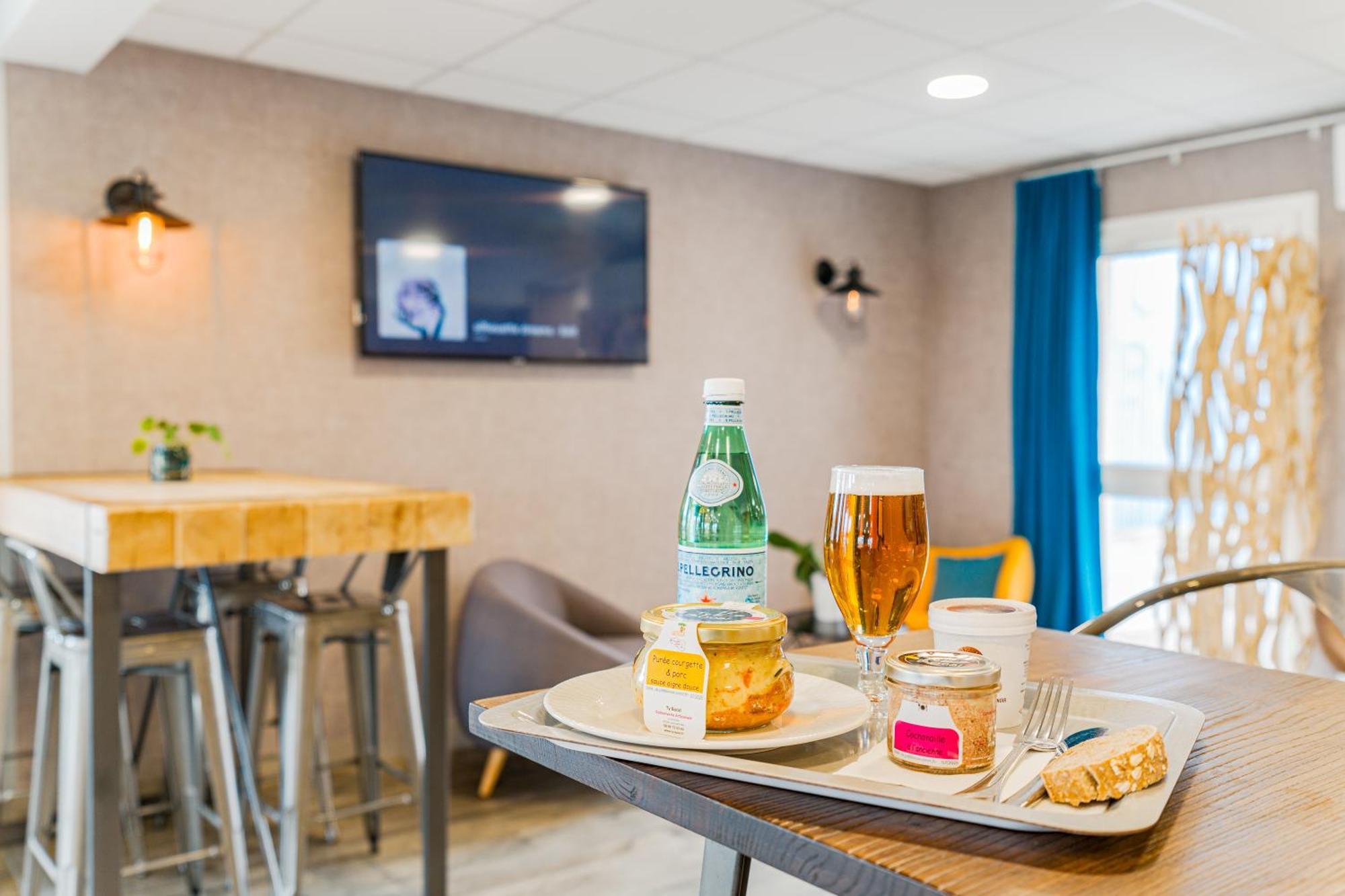 Kyriad Direct Tours Sud - Chambray Les Tours Eksteriør billede