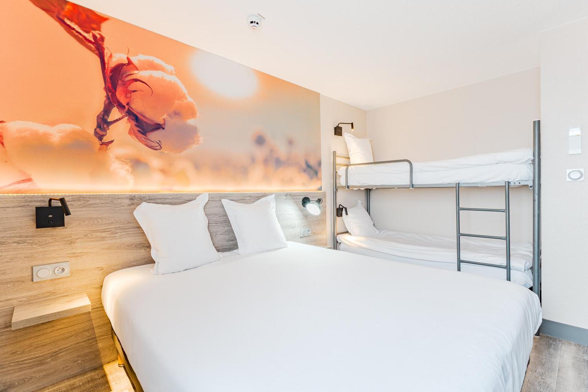Kyriad Direct Tours Sud - Chambray Les Tours Eksteriør billede