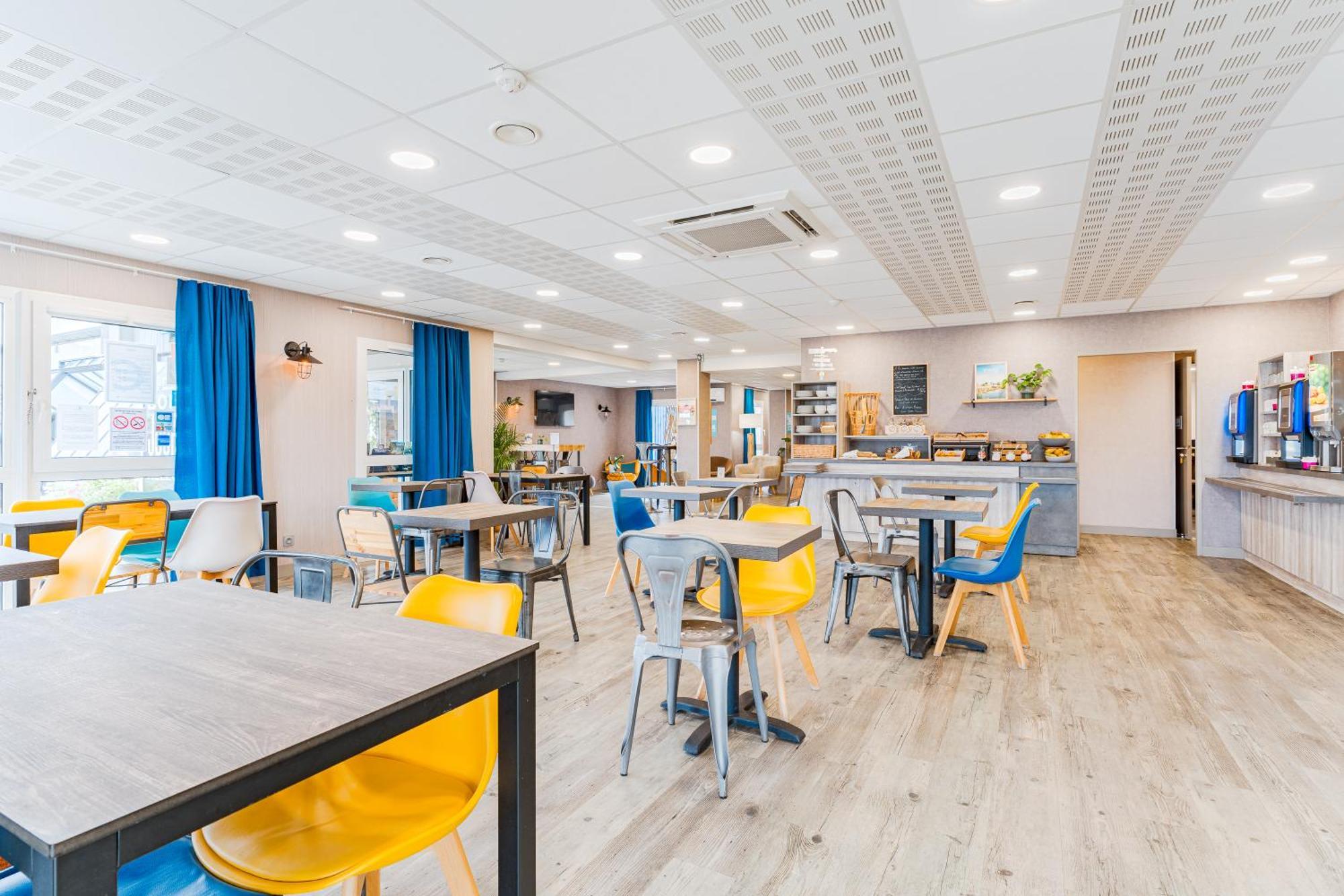 Kyriad Direct Tours Sud - Chambray Les Tours Eksteriør billede