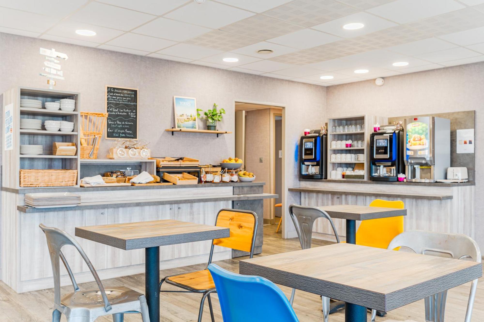 Kyriad Direct Tours Sud - Chambray Les Tours Eksteriør billede